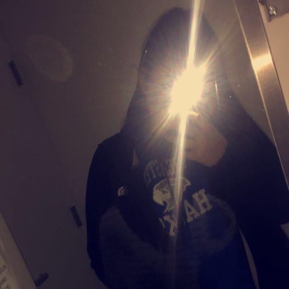 Meet your Posher, Carolyn - Picture 1 of 1